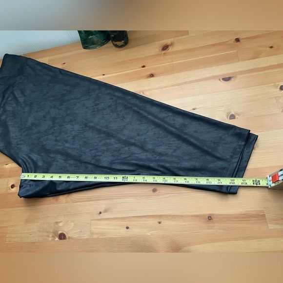 Ava & Viv High Waisted Black Liquid Shine Leggings Size 4X New With Tags - Picture 12 of 12